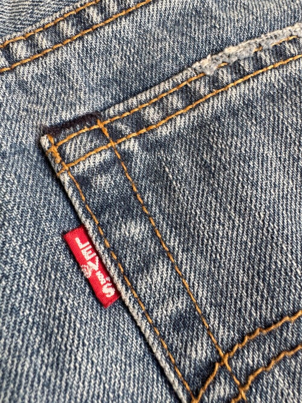 Levi’s Wedgie Fit Distressed Denim Cutoff Shorts - Picture 13 of 13